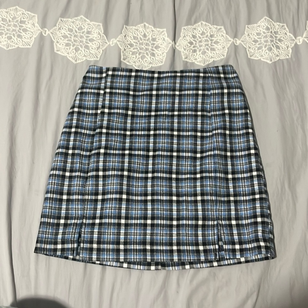 Love on a hanger plaid pencil mini skirt